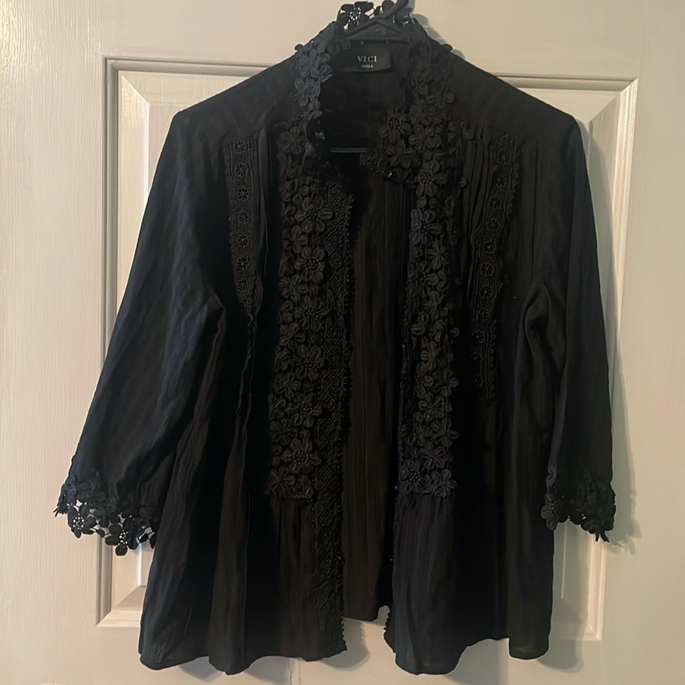 Vici black detailed button up